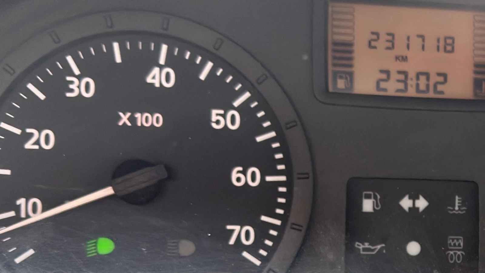 Dacia Logan, снимка 5 - Автомобили и джипове - 53923337