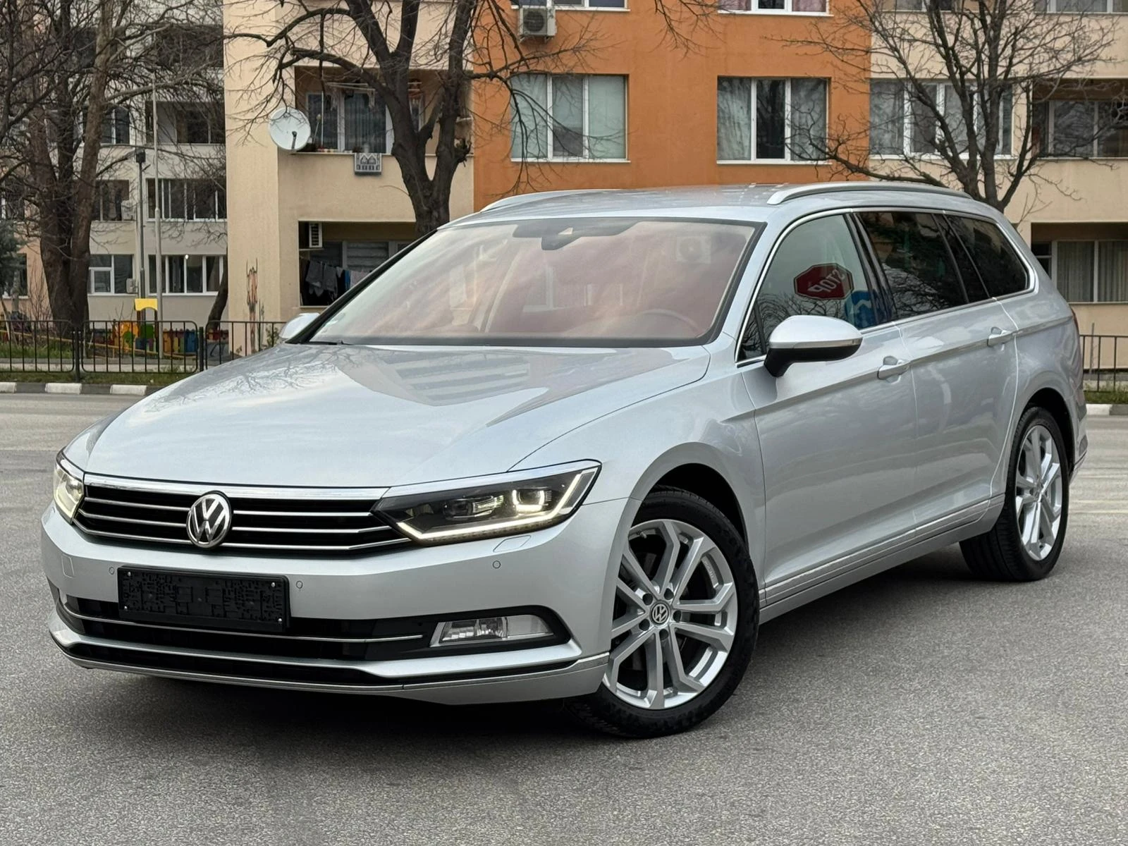 VW Passat 2.0TDI 190к.с. HIGHLINE::DIGITAL::DISTRONIC:CAMERA