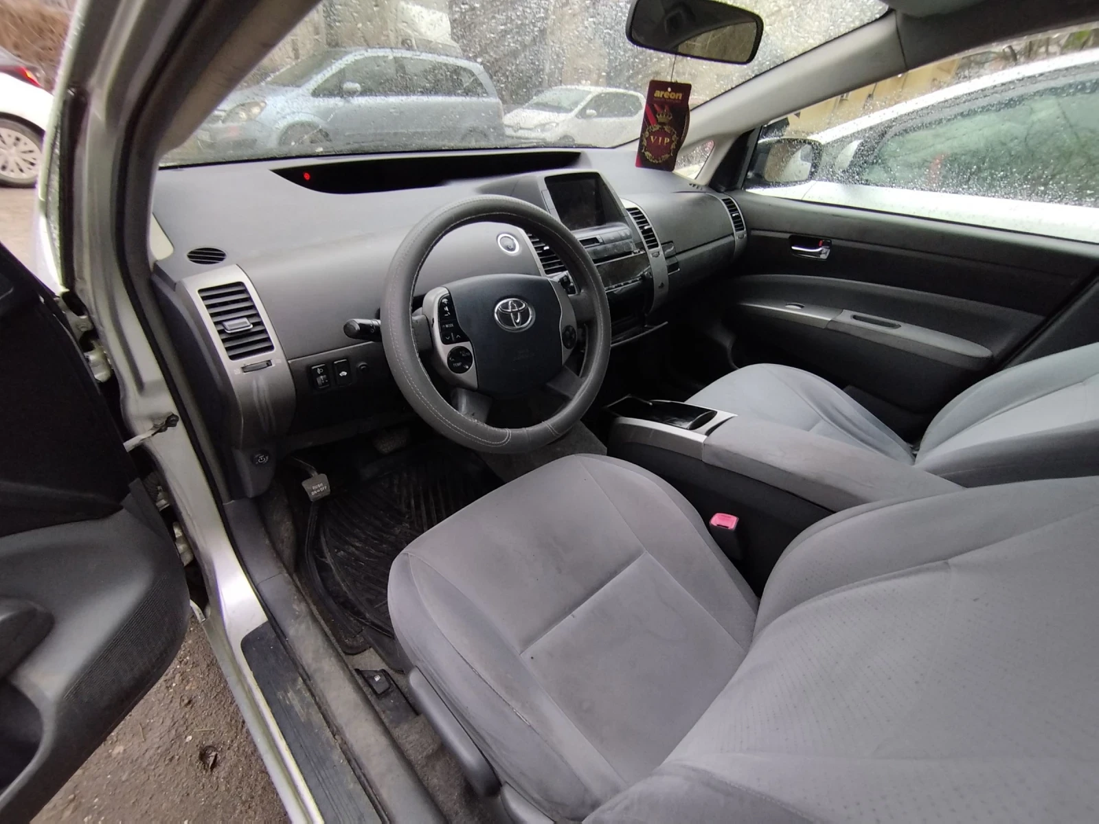 Toyota Prius, снимка 6 - Автомобили и джипове - 54373648