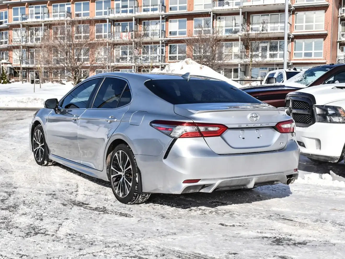 Toyota Camry Hybrid SE| �������| ������| CruiseControl | Mobile.bg � ����������� 11