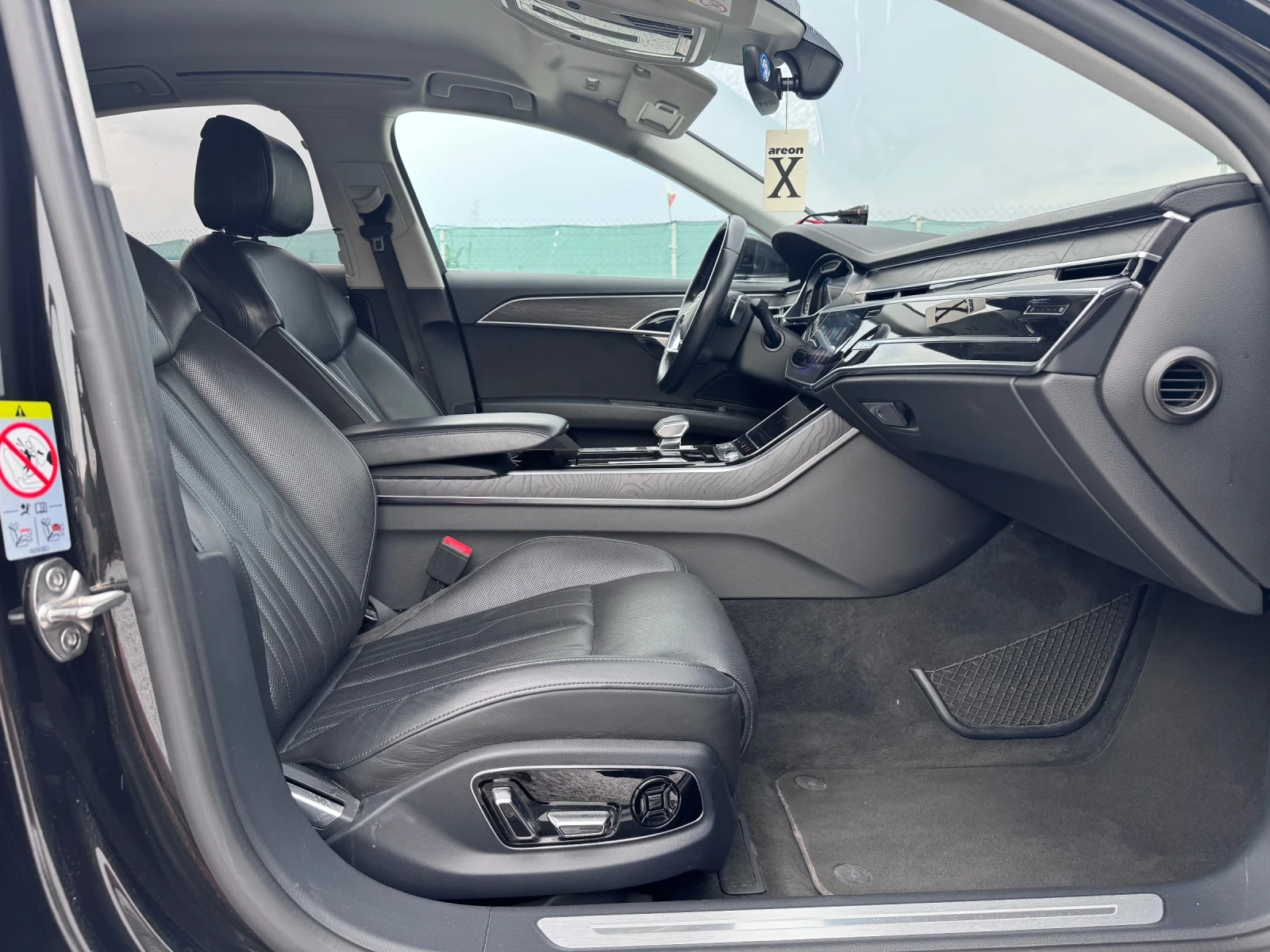 Audi A8 50TDI* Matrix* AIR* Distronic* Top* , снимка 13 - Автомобили и джипове - 54946702