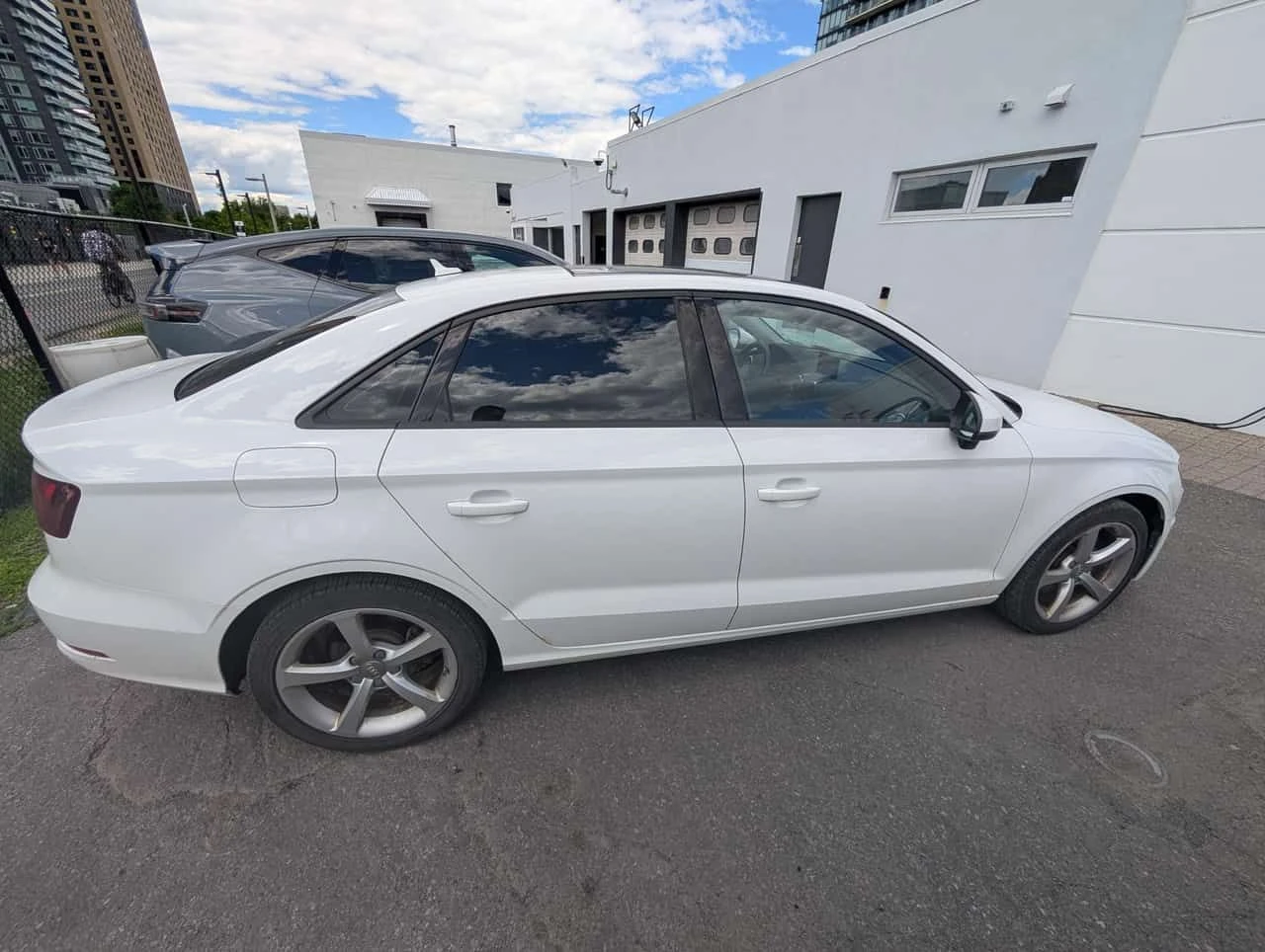 Audi A3 * 2.0T Komfort* АВТОКРЕДИТ БЕЗ ПЪРВОНАЧАЛНА ВНОСКА, снимка 3 - Автомобили и джипове - 55141548