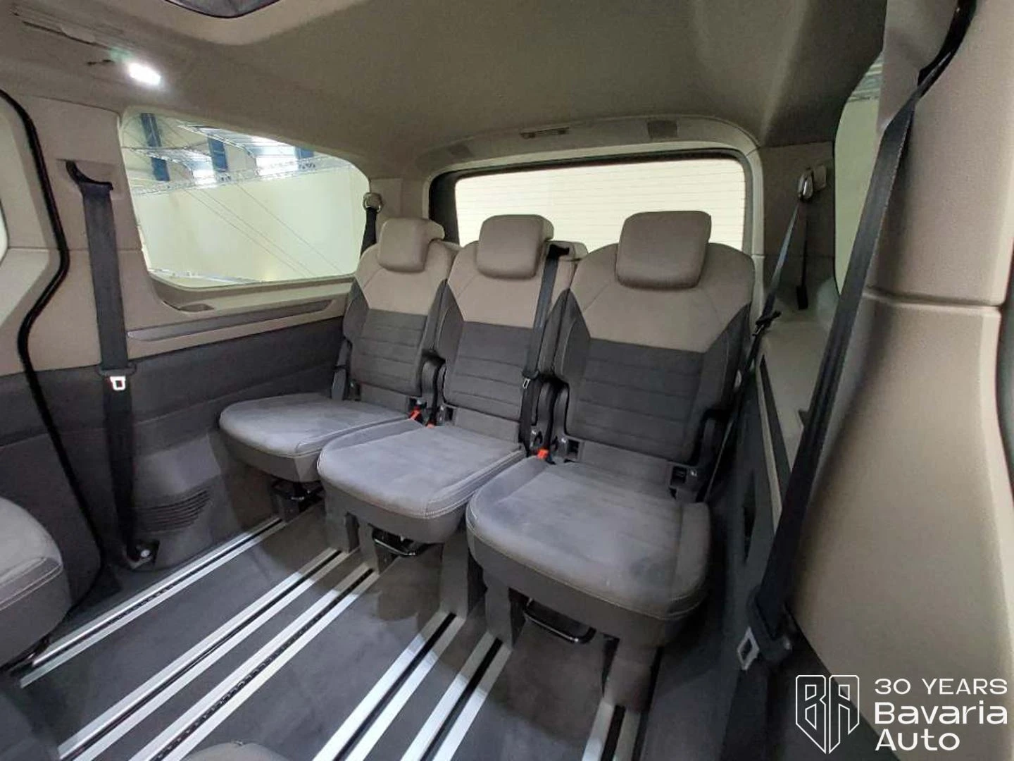 VW Multivan Style lang DSG Easy Open Basic, снимка 10 - Автомобили и джипове - 55424162