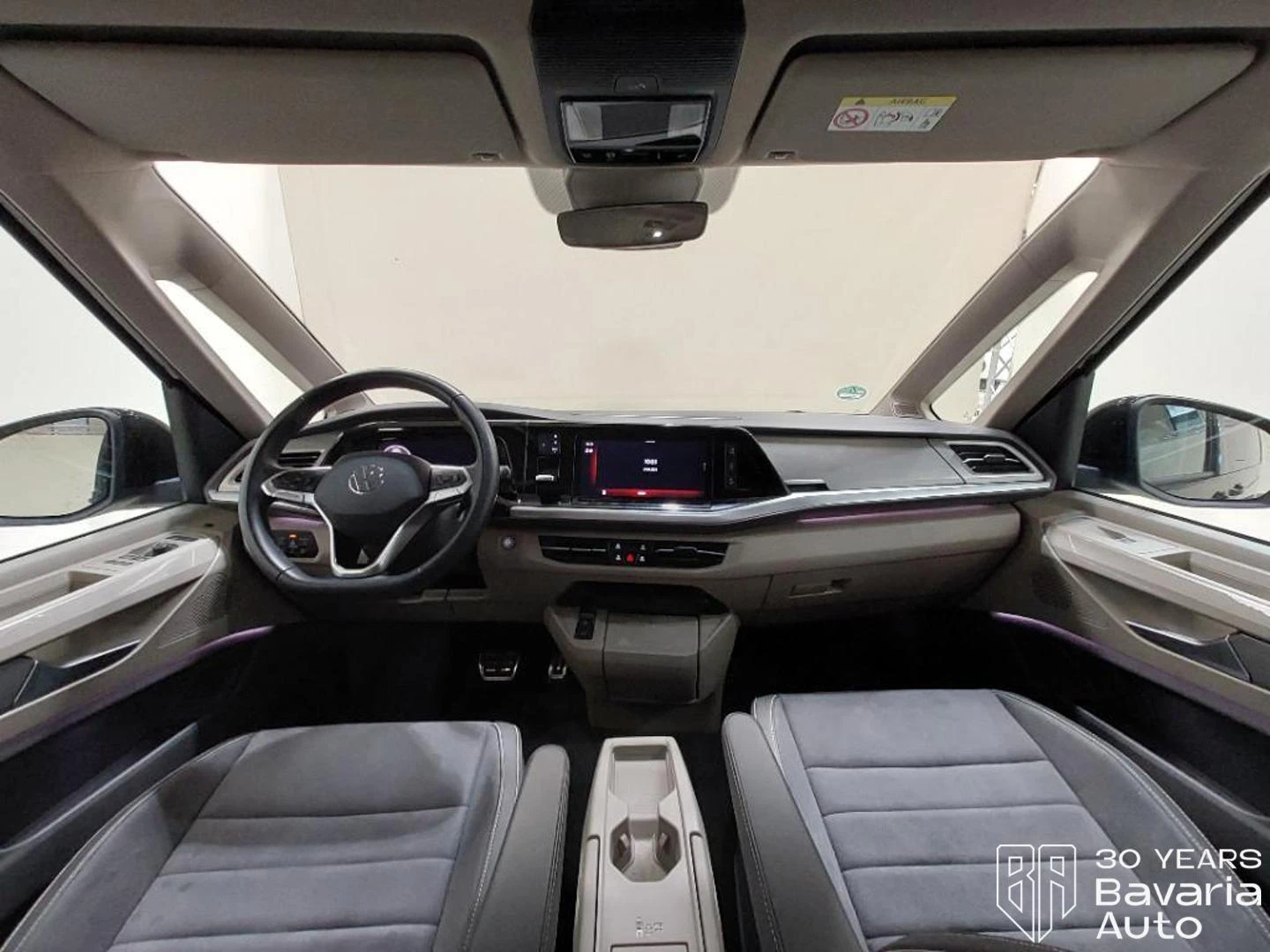 VW Multivan Style lang DSG Easy Open Basic, снимка 8 - Автомобили и джипове - 55424162