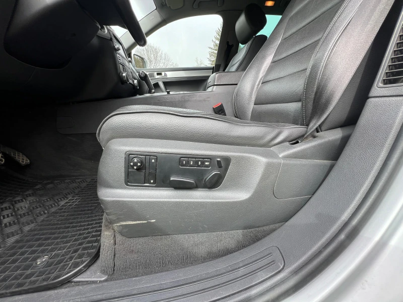 VW Touareg, снимка 8 - Автомобили и джипове - 46518924