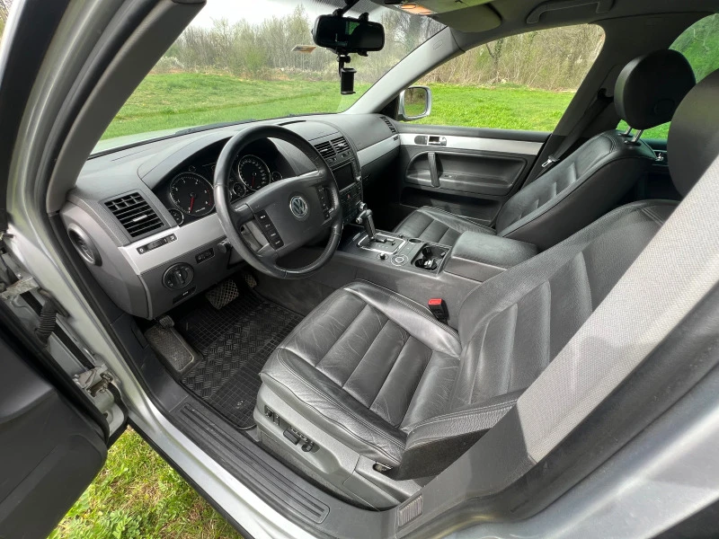 VW Touareg, снимка 6 - Автомобили и джипове - 46518924