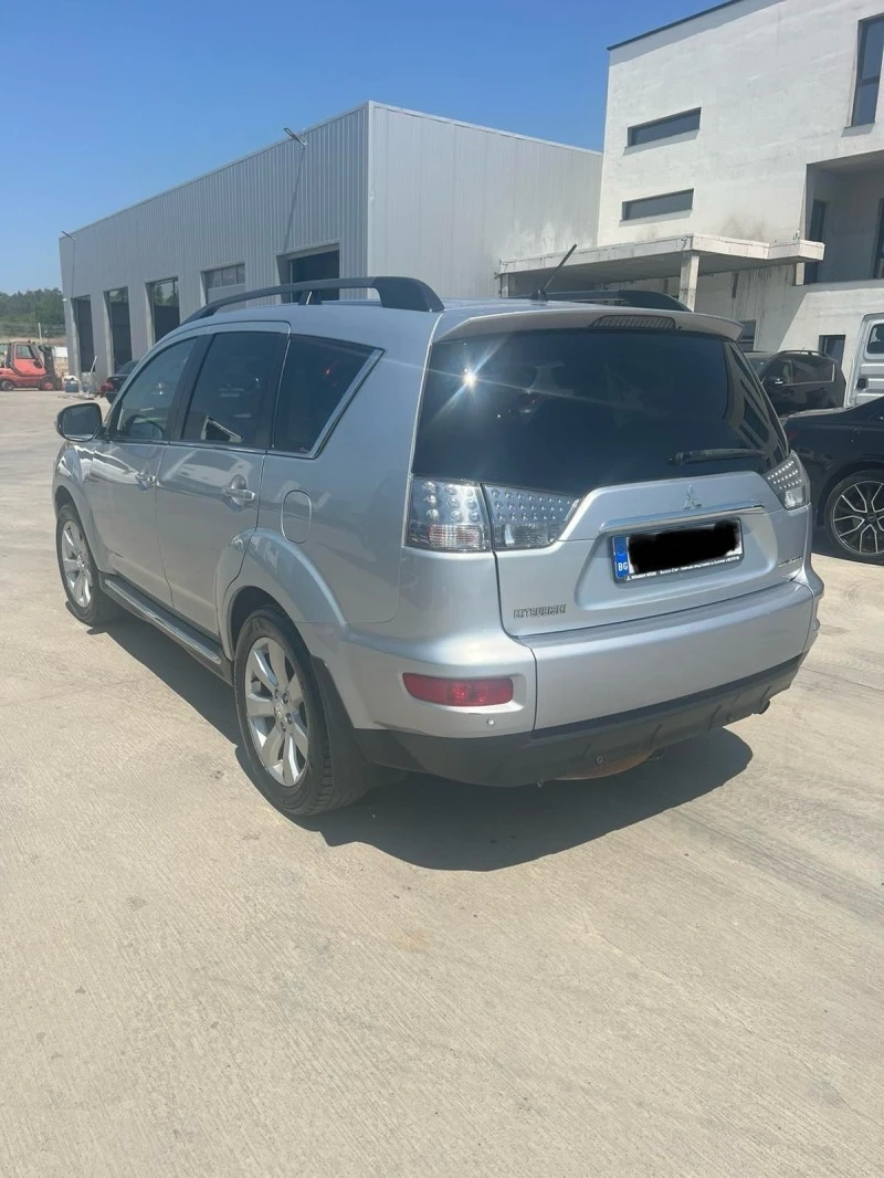 Mitsubishi Outlander, снимка 4 - Автомобили и джипове - 46608324