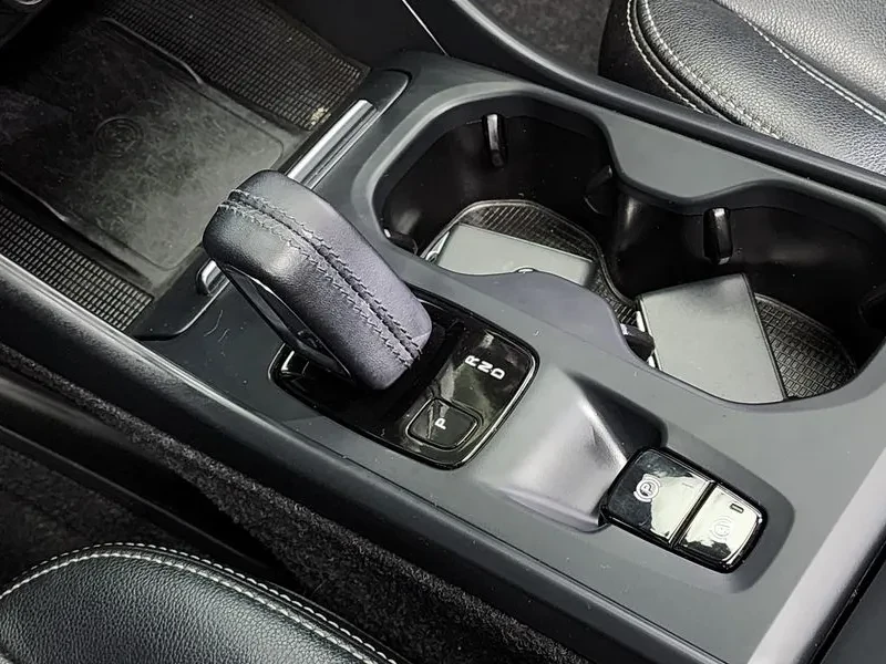 Volvo XC40 T4 MOMENTUM | Mobile.bg � ����������� 9