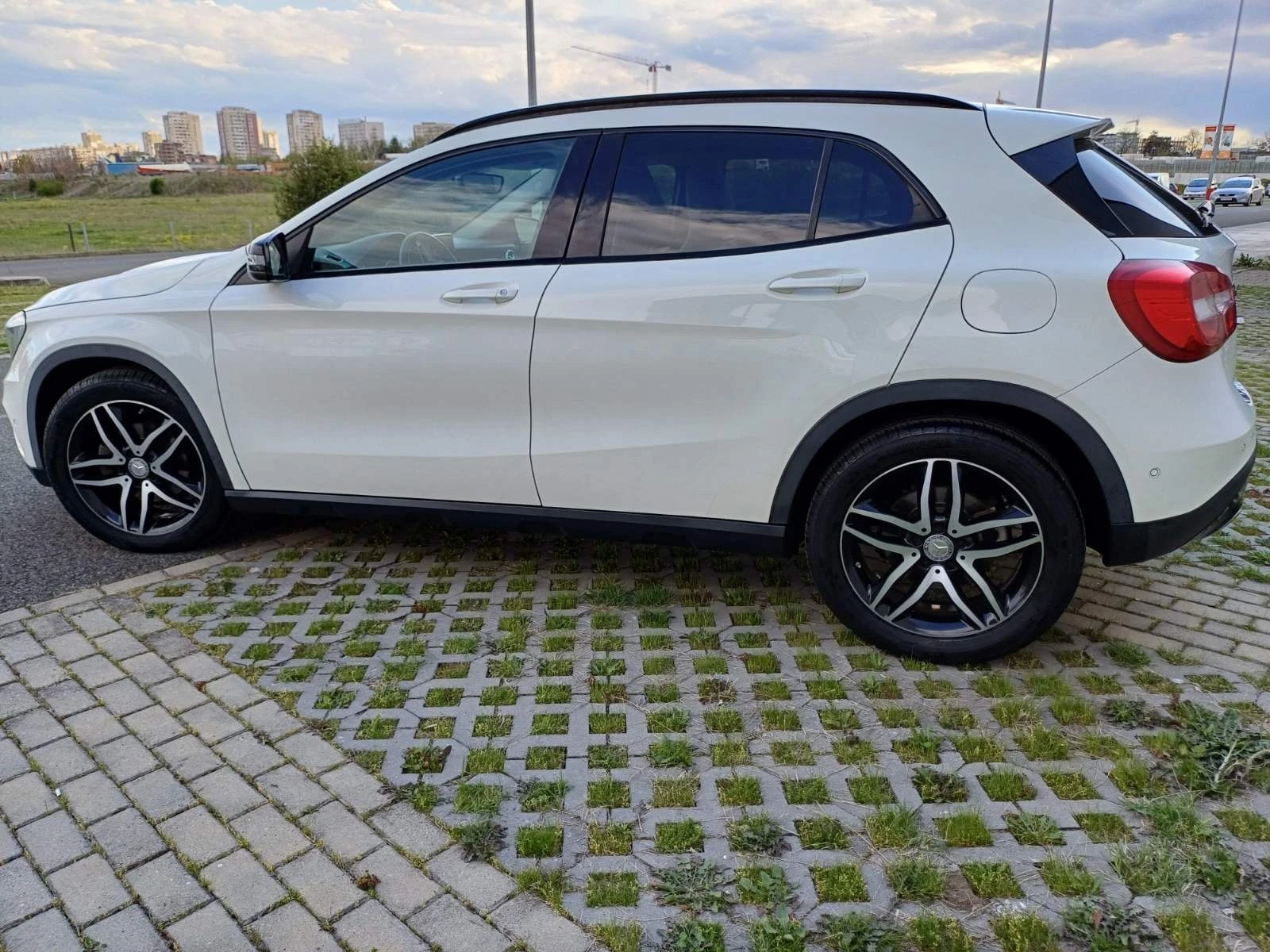 Mercedes-Benz GLA 200  - изображение 2