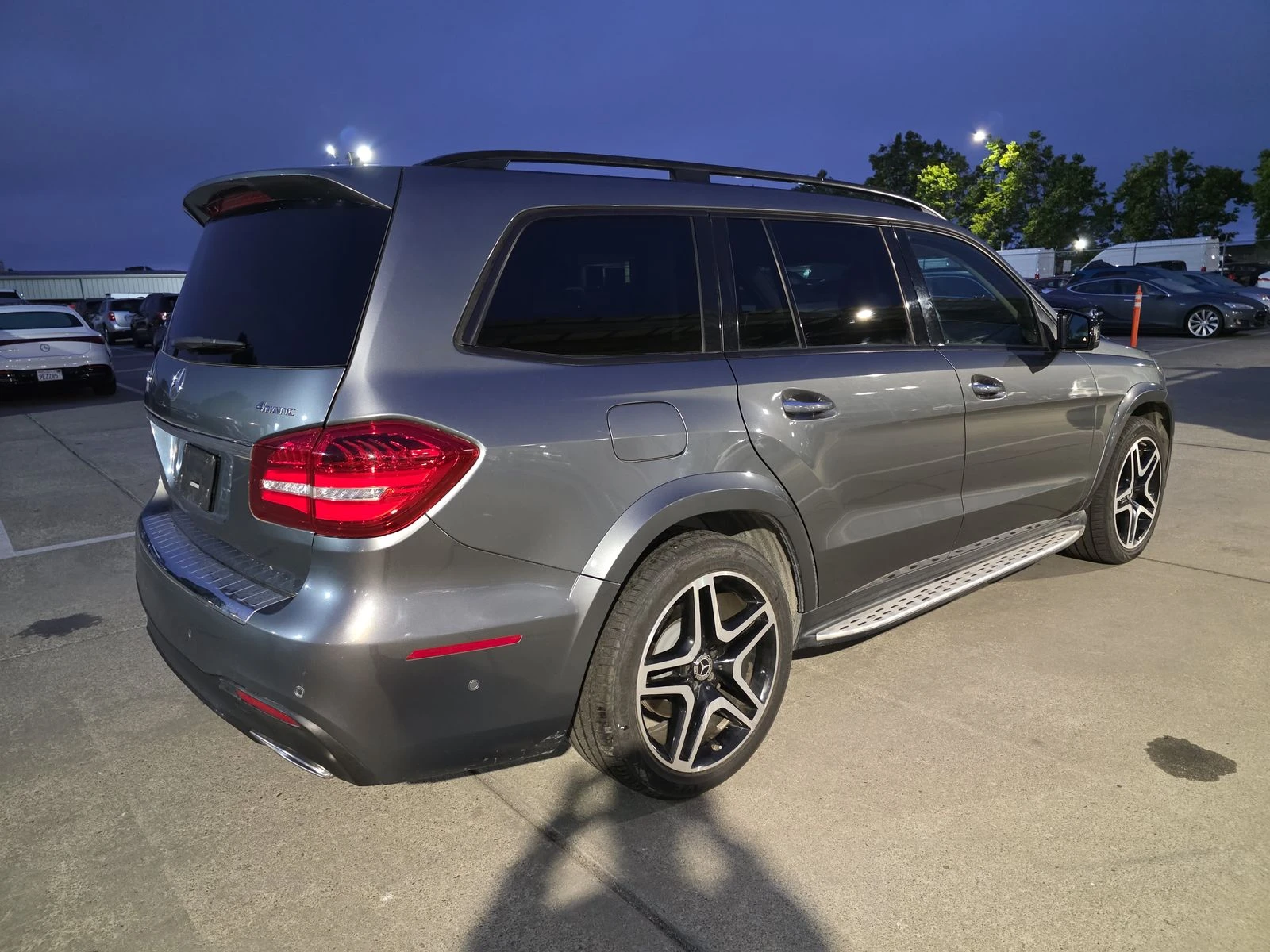 Mercedes-Benz GLS 500 AMG* HARMAN* 7МЕСТА* МАСАЖ* ДИСТРОНИК* ОБДУХ* LANE - изображение 5