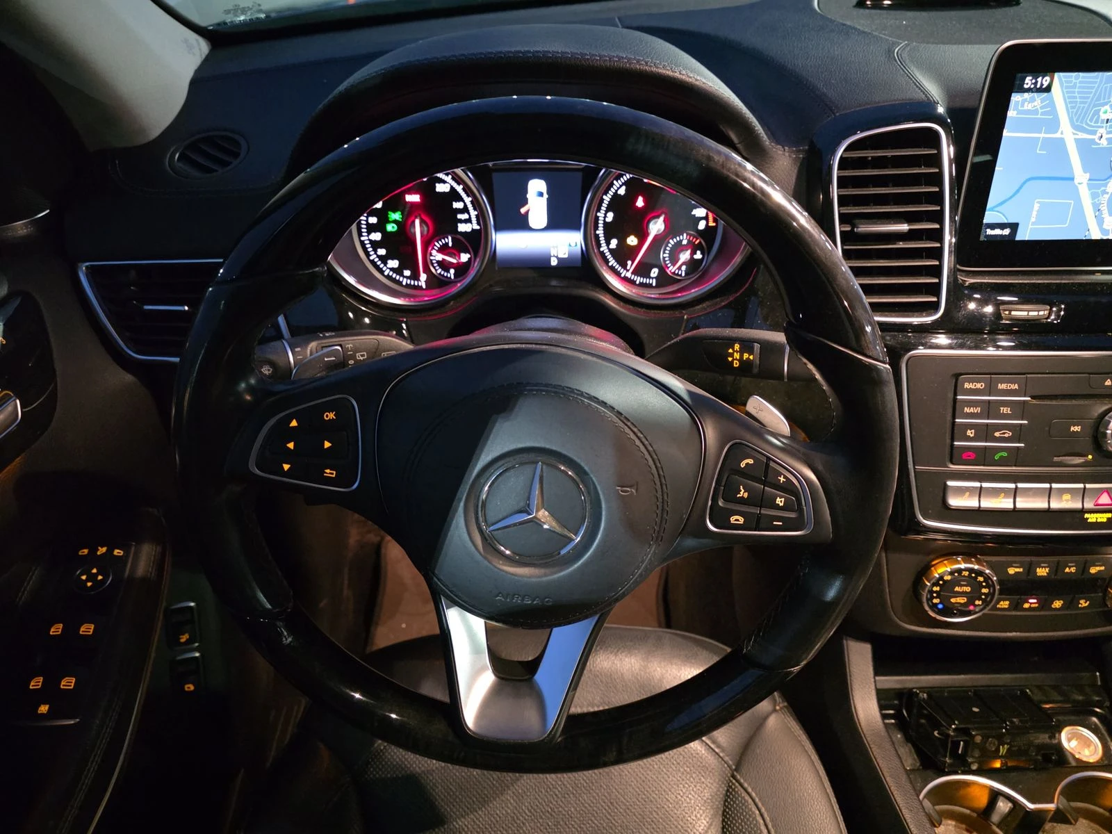 Mercedes-Benz GLS 500 AMG* HARMAN* 7МЕСТА* МАСАЖ* ДИСТРОНИК* ОБДУХ* LANE - изображение 7