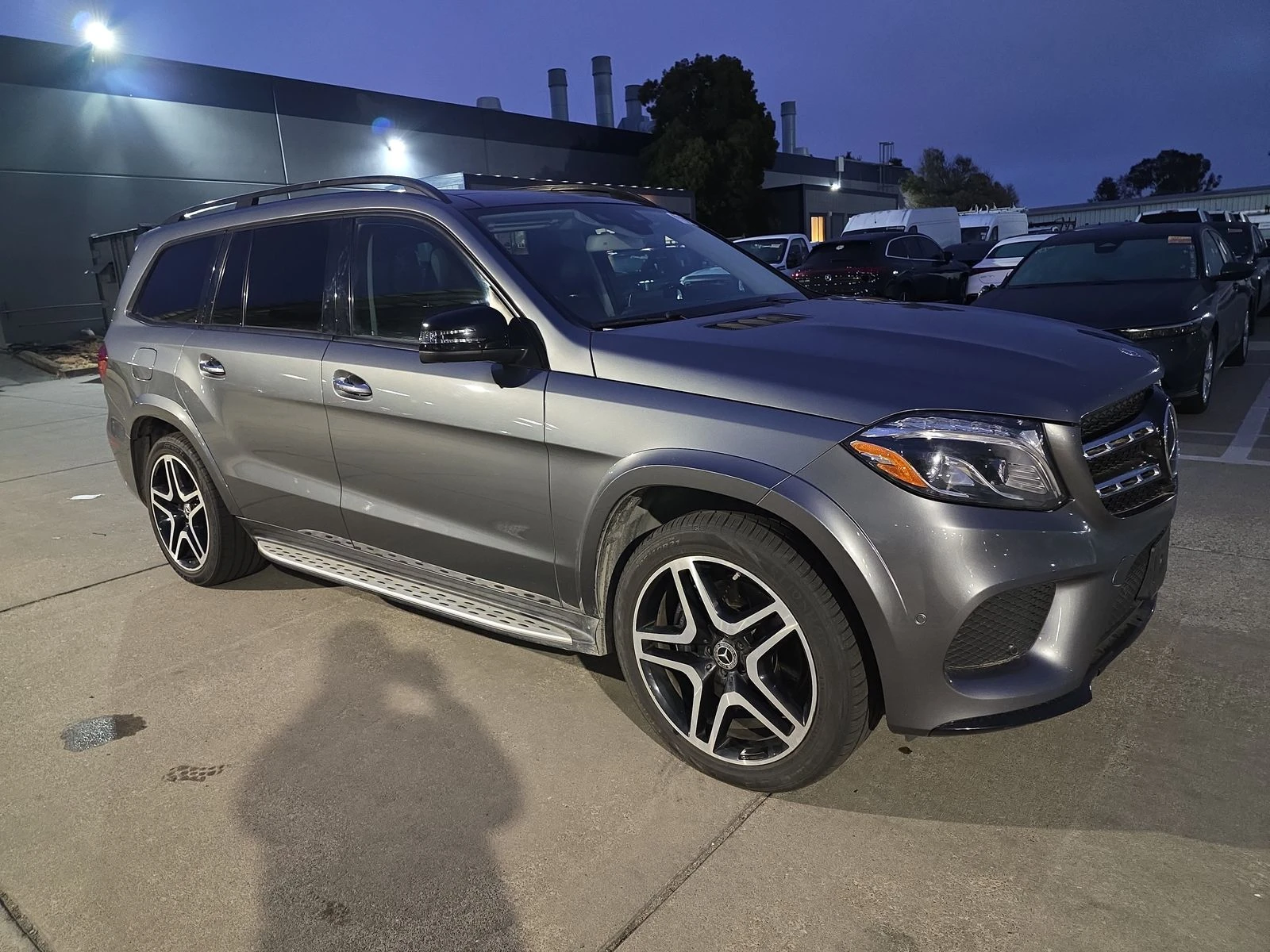 Mercedes-Benz GLS 500 AMG* HARMAN* 7МЕСТА* МАСАЖ* ДИСТРОНИК* ОБДУХ* LANE - изображение 3
