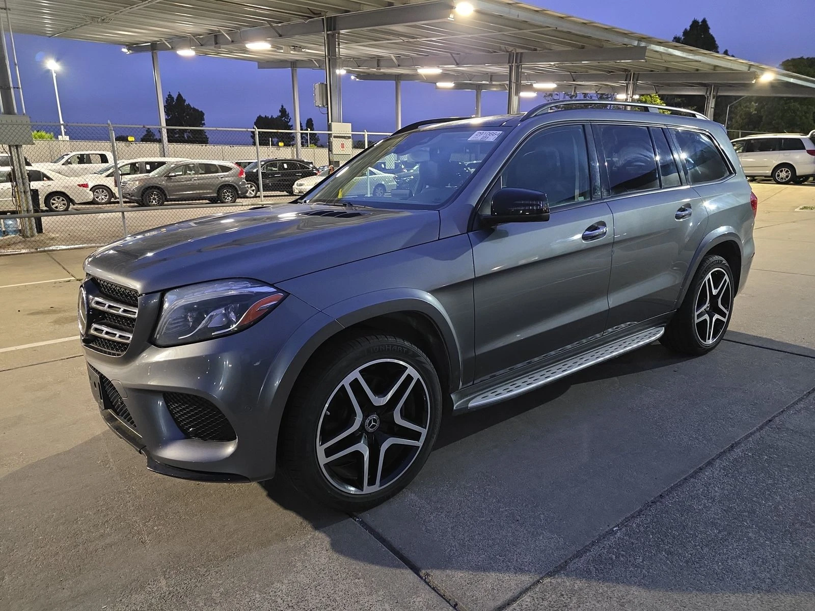 Mercedes-Benz GLS 500 AMG* HARMAN* 7МЕСТА* МАСАЖ* ДИСТРОНИК* ОБДУХ* LANE - изображение 2