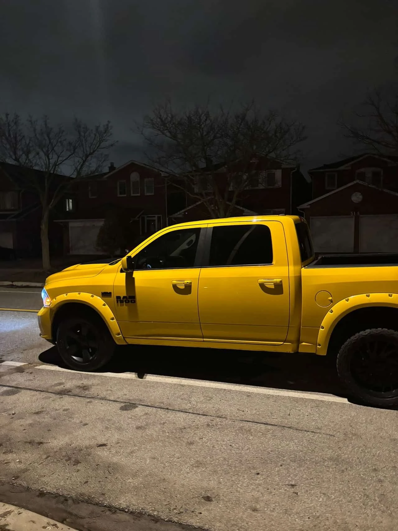 Dodge RAM 1500 * Sport * BUMBLEBEE* ПАНО* ПОДГРЕВ* KEYLESS* , снимка 2 - Автомобили и джипове - 53992325