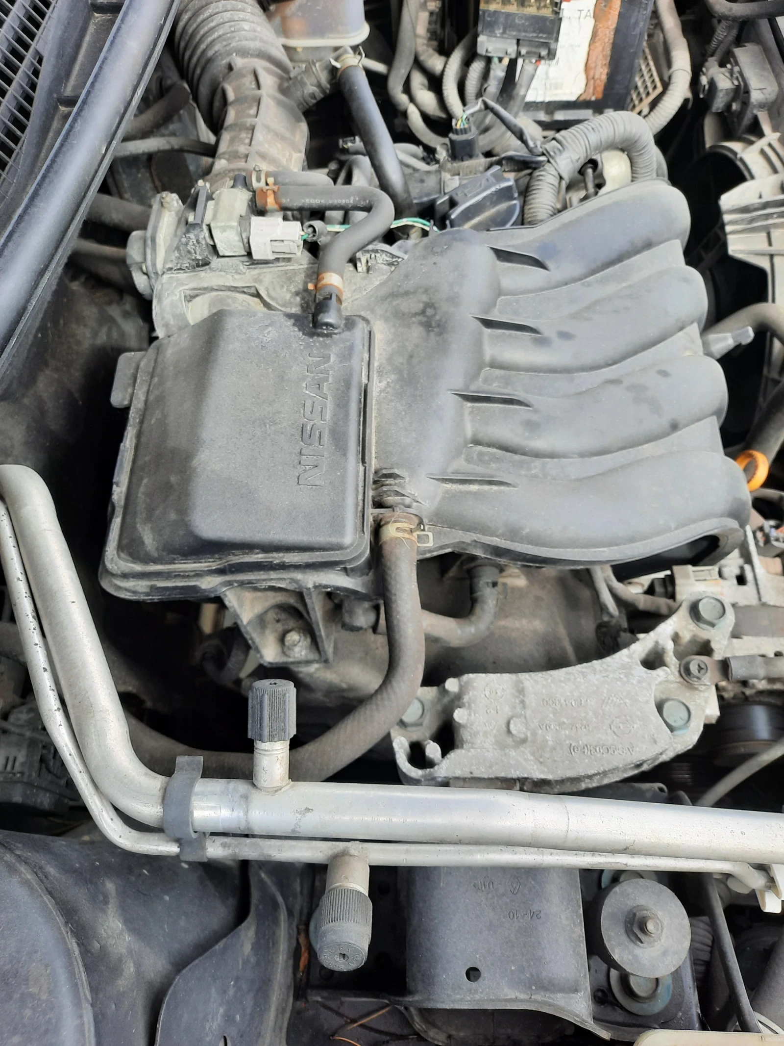 Nissan Qashqai 1, 6 i, снимка 9 - Автомобили и джипове - 54039377