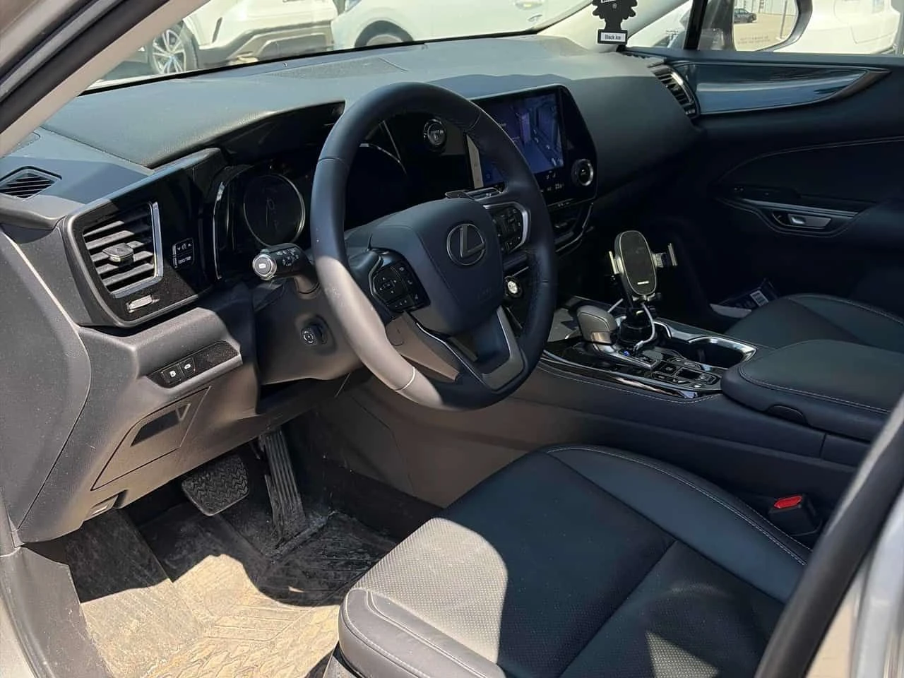 Lexus NX 350h  CARFAX, снимка 5 - Автомобили и джипове - 54172268