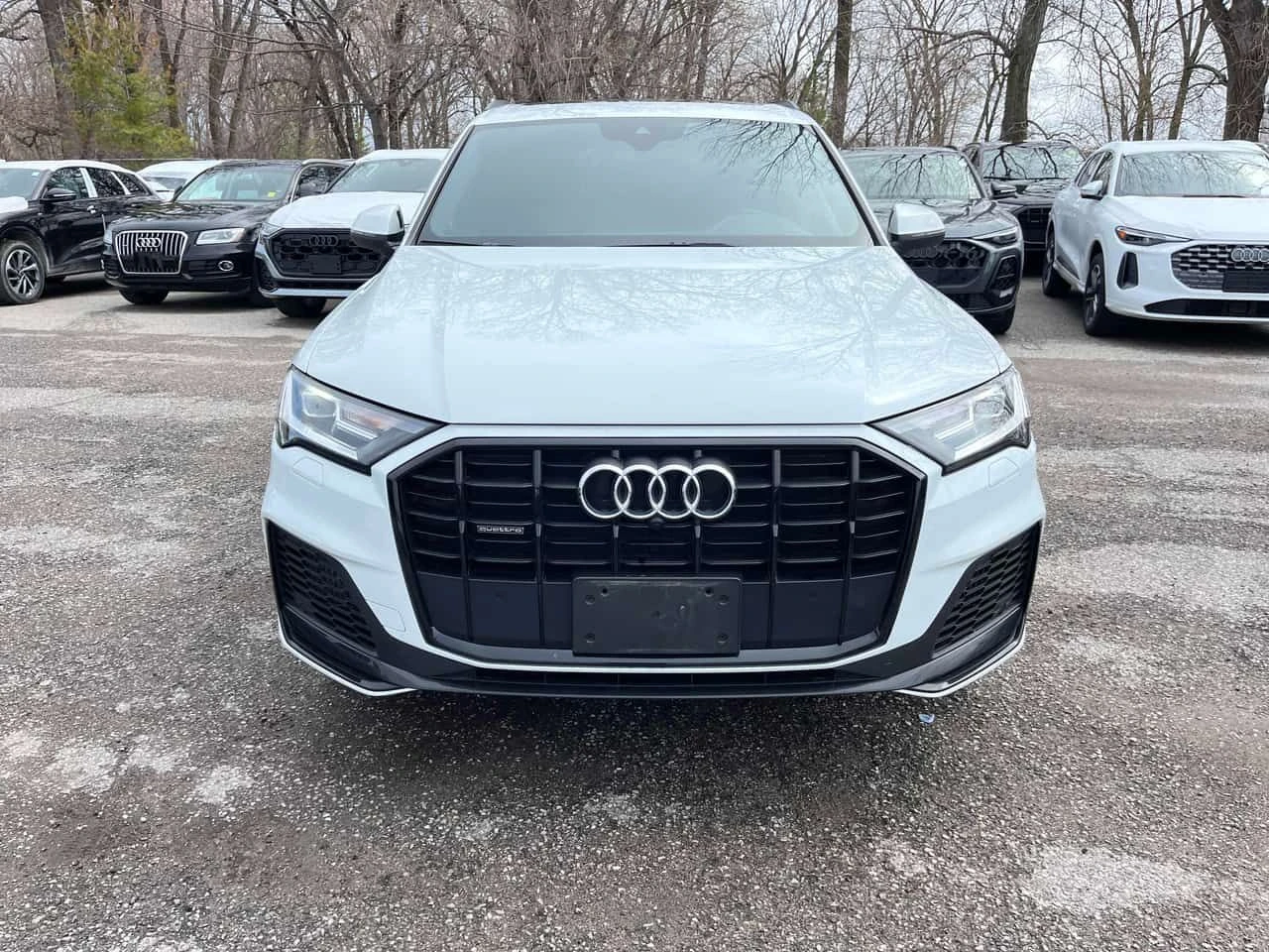 Audi Q7 Komfort/CARFAX/ПОДГРЕВ/ПАМЕТ/ПАНОРАМА/КЛИП, снимка 2 - Автомобили и джипове - 54240151
