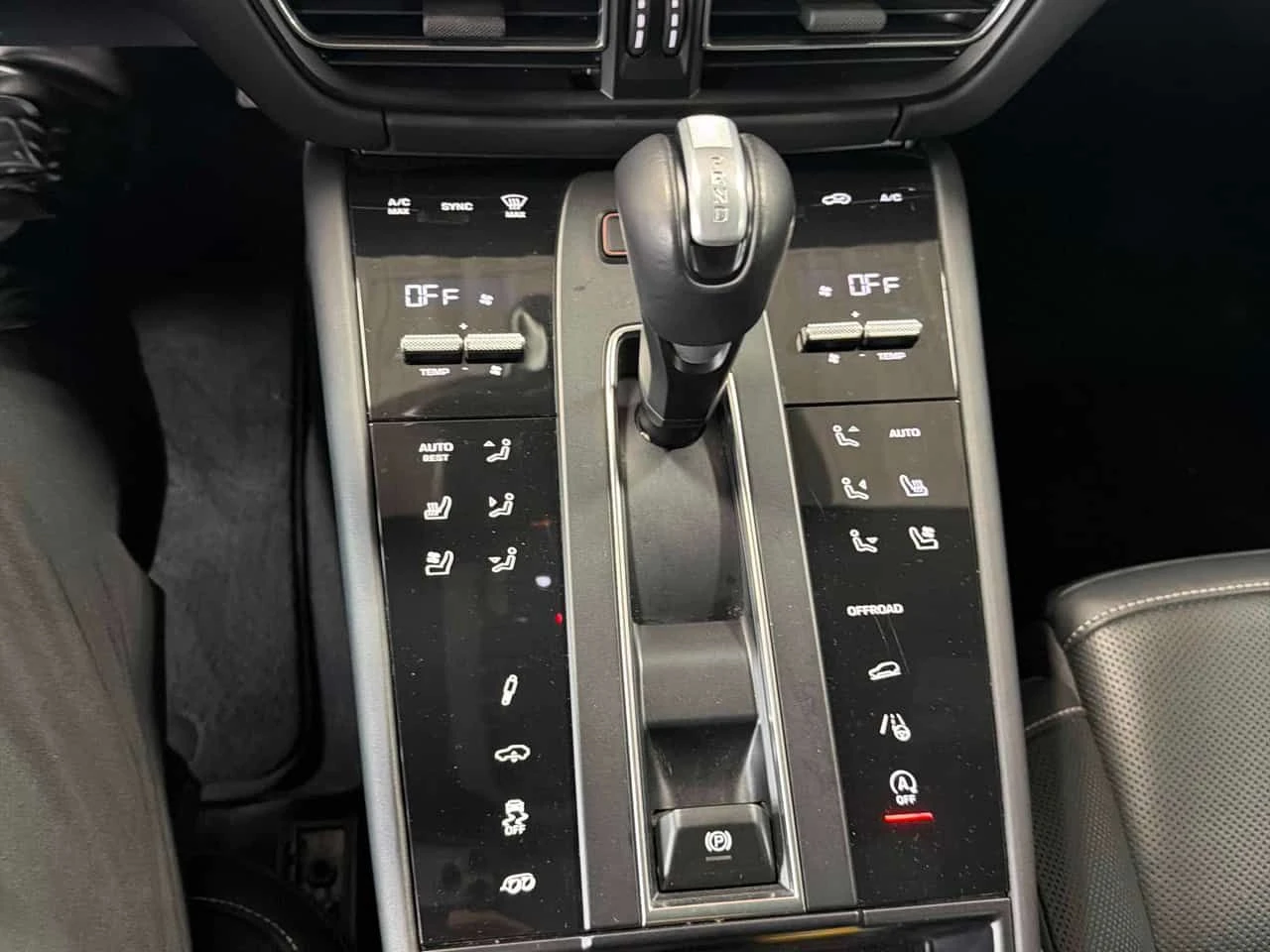 Porsche Macan * GTS * АВТОКРЕДИТ БЕЗ ПЪРВОНАЧАЛНА ВНОСКА* , снимка 10 - Автомобили и джипове - 55332144