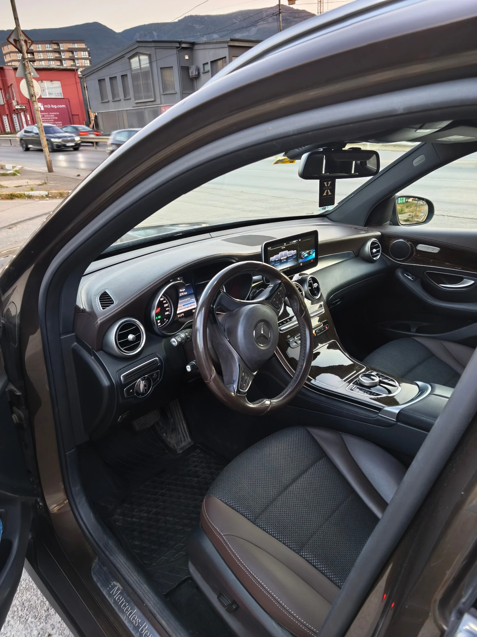 Mercedes-Benz GLC 250, снимка 10 - Автомобили и джипове - 56198129