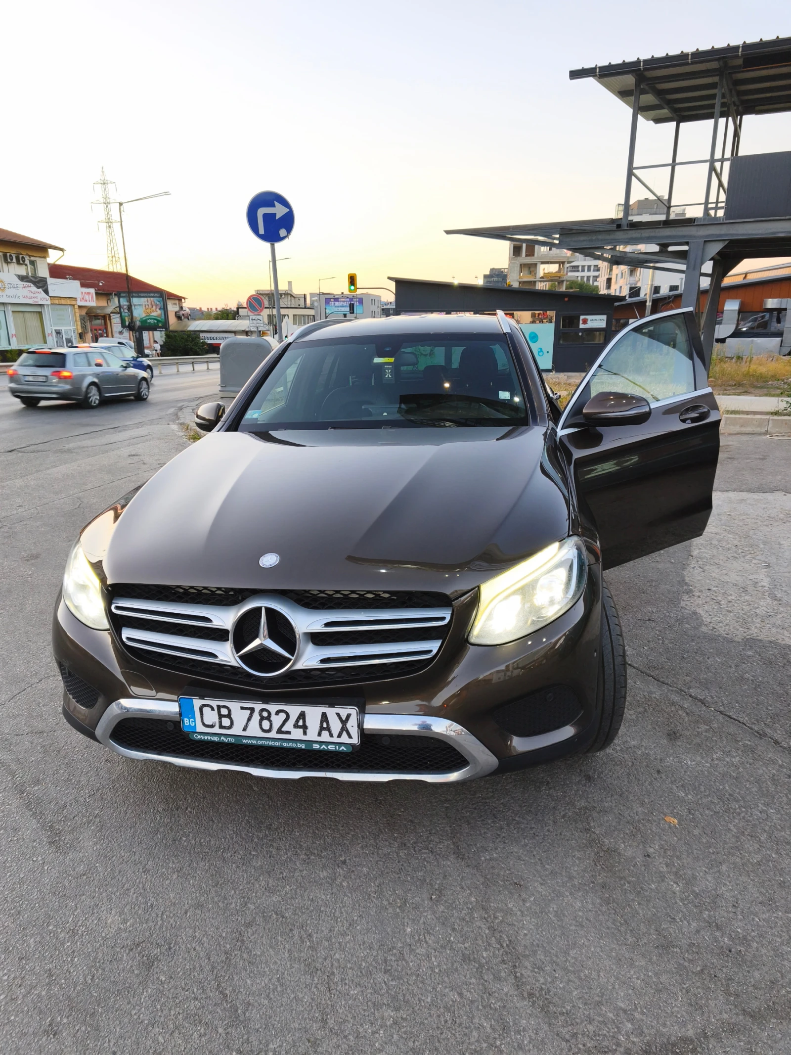 Mercedes-Benz GLC 250, снимка 12 - Автомобили и джипове - 56198129