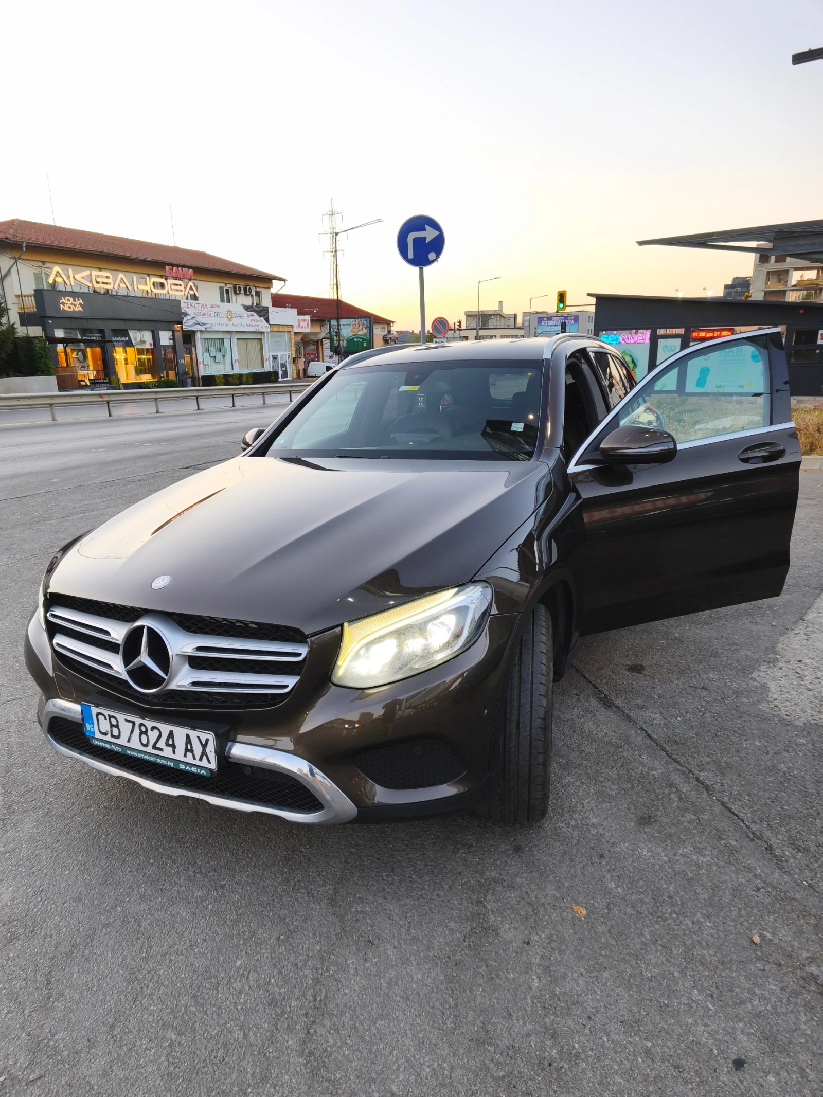 Mercedes-Benz GLC 250, снимка 11 - Автомобили и джипове - 56198129