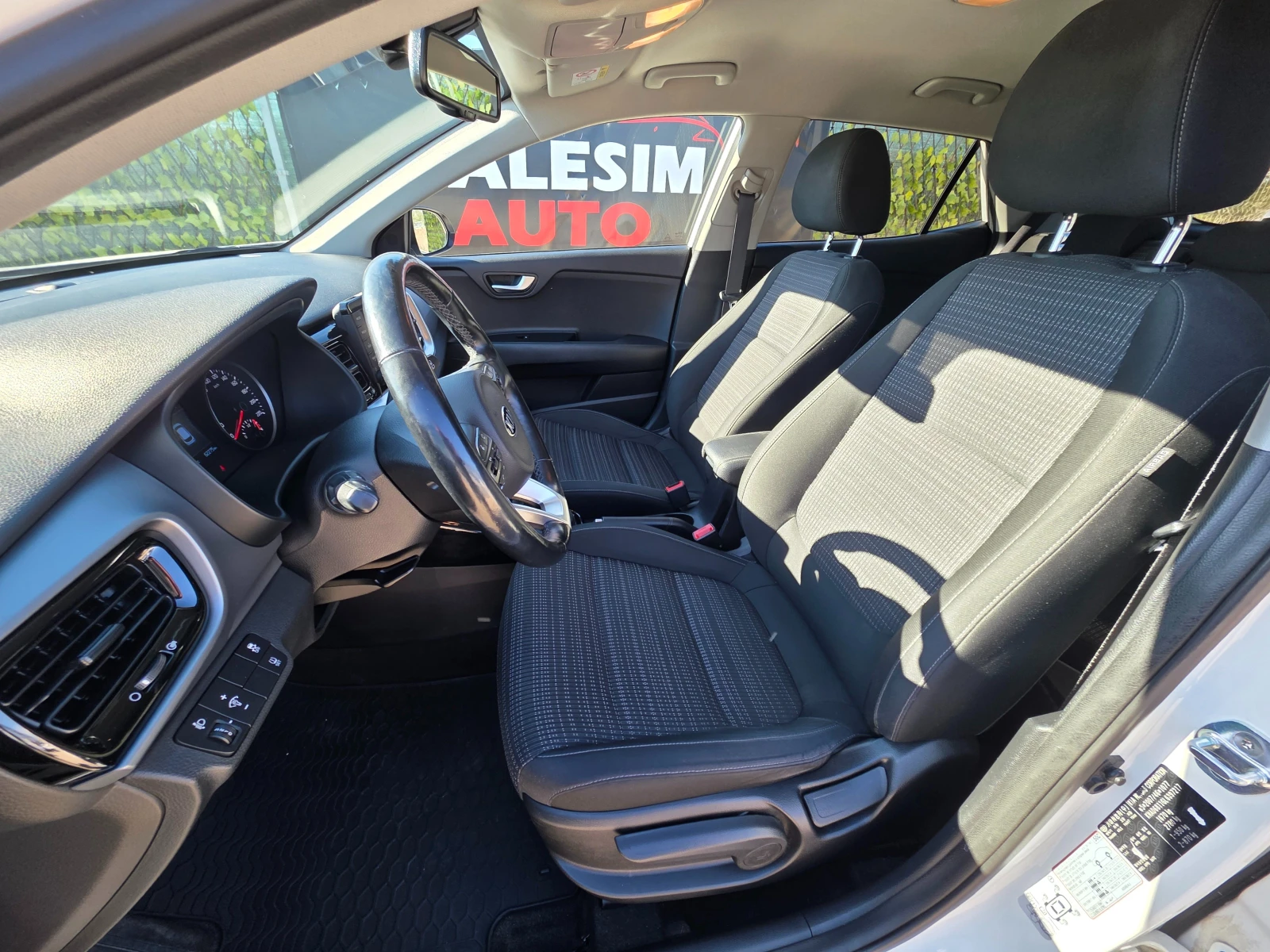 Kia Stonic 1.0 T-GDI-Automatic-120hp, снимка 12 - Автомобили и джипове - 56325037