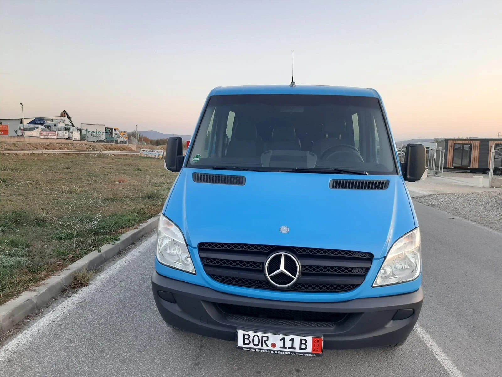 Mercedes-Benz 313 2.2клима 9 места топ като нов   Евро 6 - изображение 2