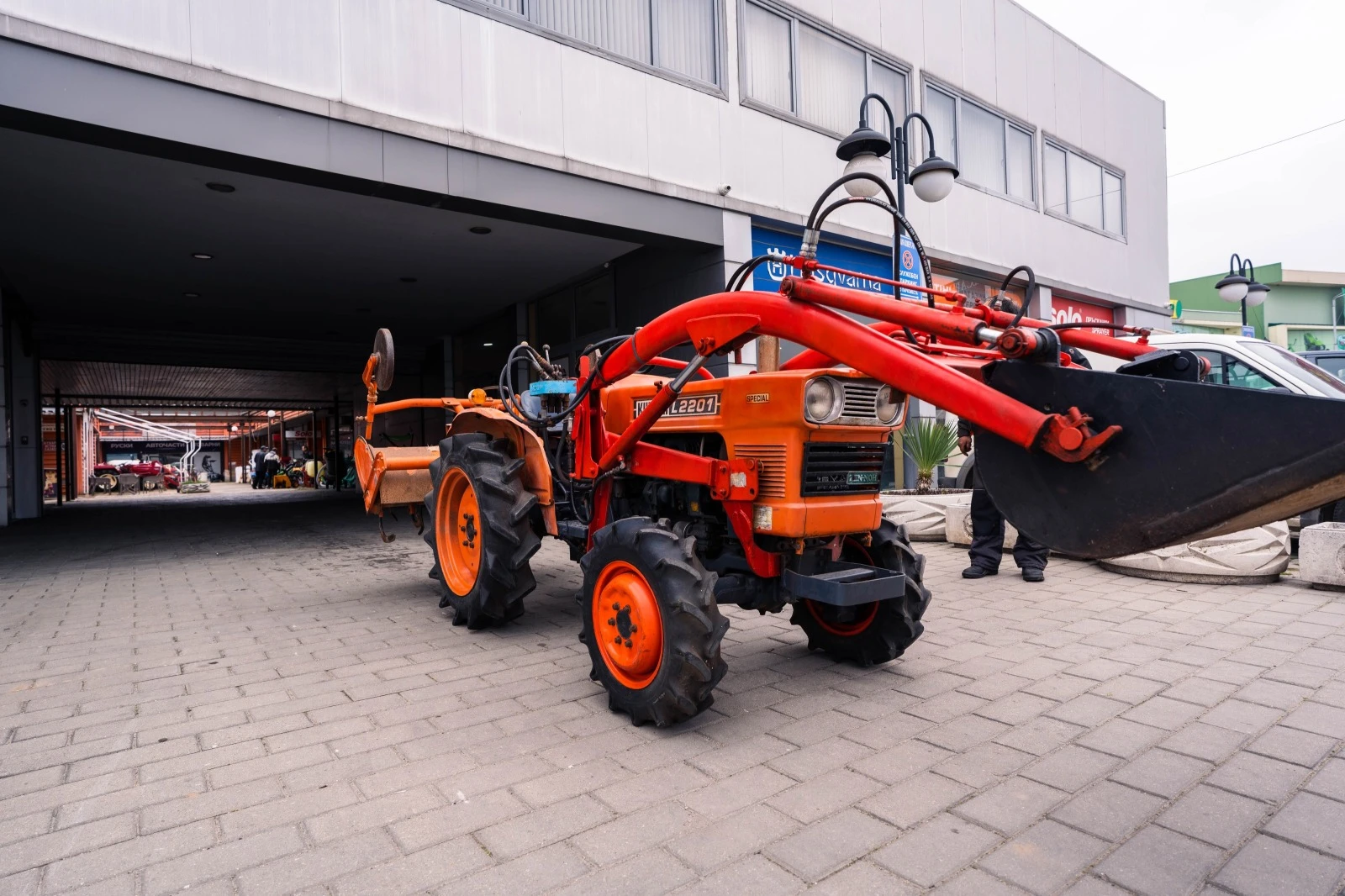 Трактор Kubota L2201FL - изображение 3