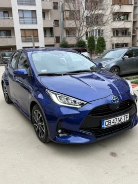     Toyota Yaris  1.5 e-CVT Hybrid CHIC EXTRA MY22
