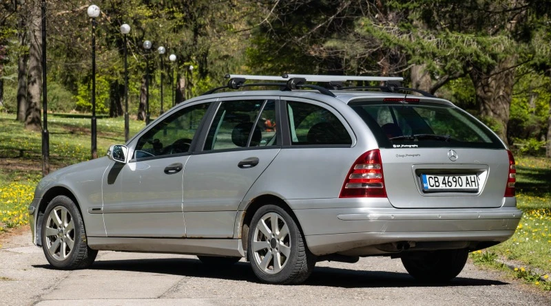 Mercedes-Benz C 220, снимка 7 - Автомобили и джипове - 47698002