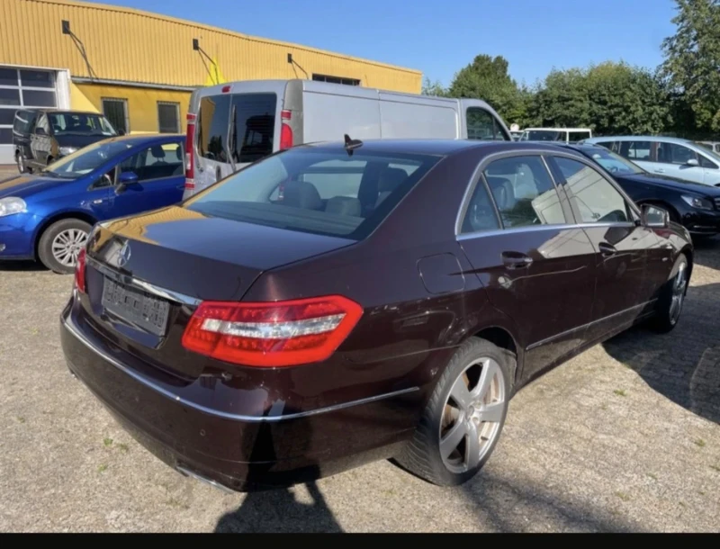 Mercedes-Benz E 350, снимка 4 - Автомобили и джипове - 47499338