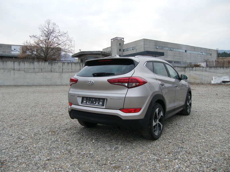 Hyundai Tucson 1.7CRDI 141k.s. EURO 6B, снимка 4 - Автомобили и джипове - 47777335