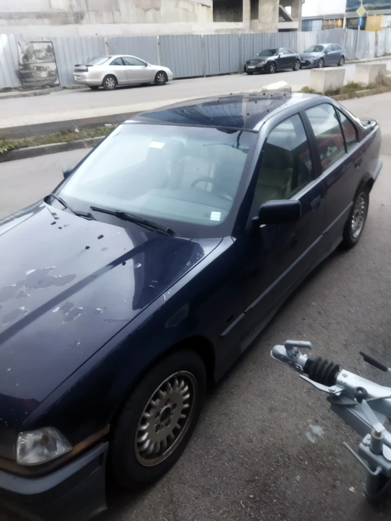 BMW 318 1.8, снимка 3 - Автомобили и джипове - 48042418