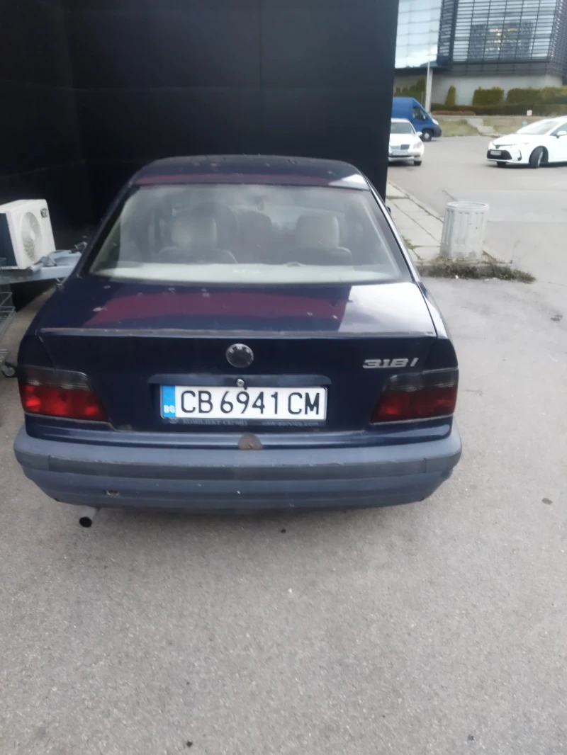 BMW 318 1.8, снимка 4 - Автомобили и джипове - 48042418