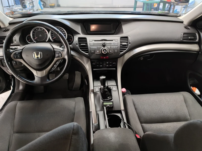 Honda Accord 2.0 156кс, снимка 12 - Автомобили и джипове - 48231579