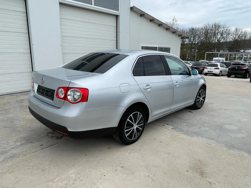VW Jetta 1.9tdi 105k.c * Nova* UNIKAT* , снимка 13 - Автомобили и джипове - 49866478