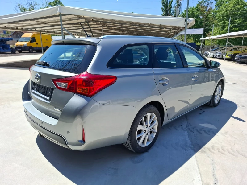 Toyota Auris  Touring Sports 1.4 Turbodiesel Life+ , снимка 5 - Автомобили и джипове - 50162466