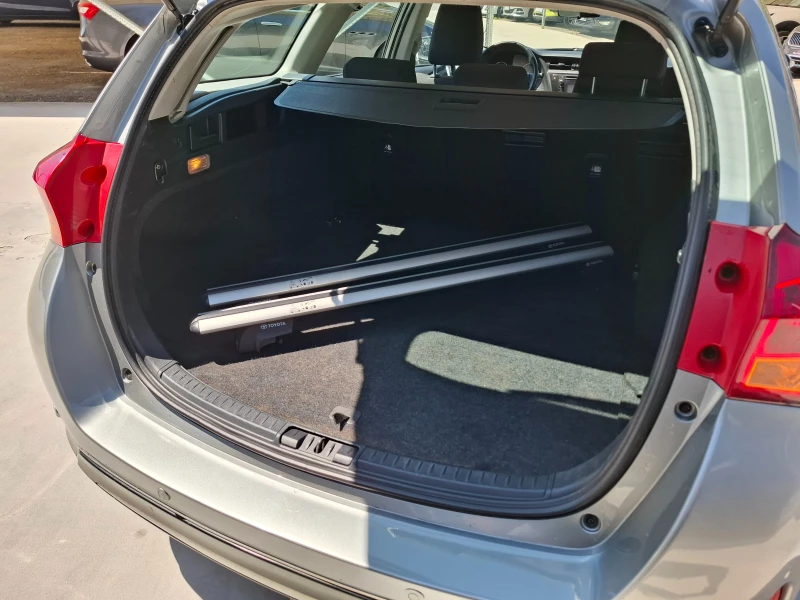 Toyota Auris  Touring Sports 1.4 Turbodiesel Life+ , снимка 10 - Автомобили и джипове - 50162466