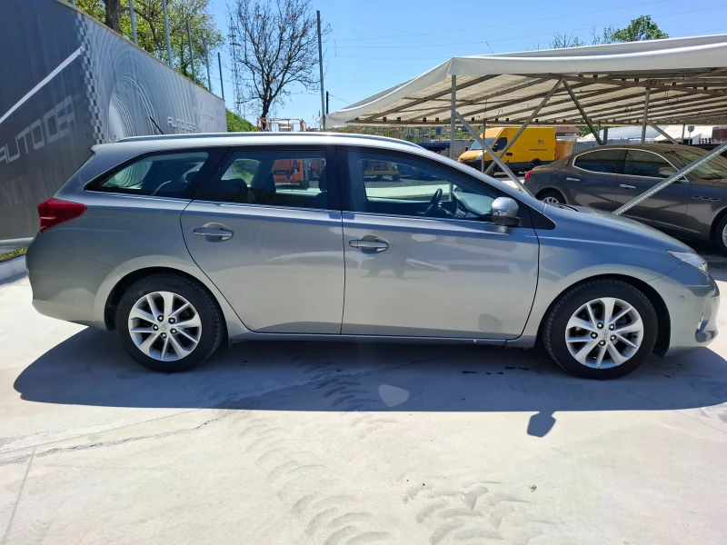 Toyota Auris  Touring Sports 1.4 Turbodiesel Life+ , снимка 4 - Автомобили и джипове - 50162466