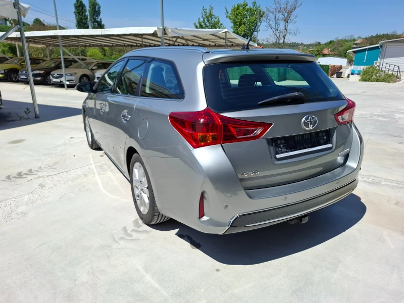Toyota Auris  Touring Sports 1.4 Turbodiesel Life+ , снимка 7 - Автомобили и джипове - 50162466