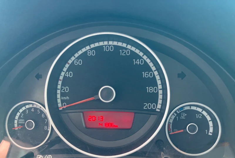 VW Up 1.0 CNG/Porsche Sofia/Сервизна история, снимка 11 - Автомобили и джипове - 51248311