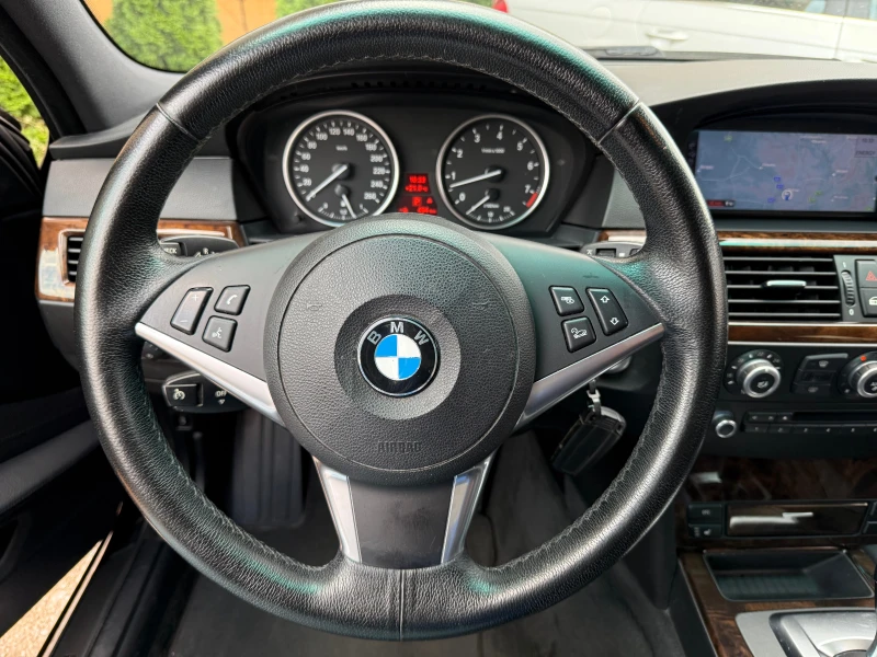 BMW 525 i xDrive* FACE* ПОДГРЕВ* XENON* NAVI* SWISS, снимка 11 - Автомобили и джипове - 50964247