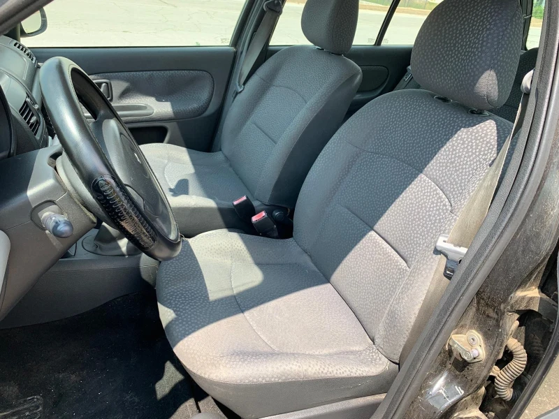 Renault Clio 1.2 Benzin КЛИМАТИК Евро 4, снимка 14 - Автомобили и джипове - 51290579