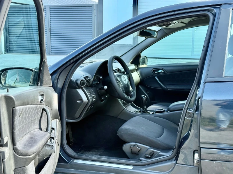 Mercedes-Benz C 220 2.2CDI 143k.c./6 скорости, снимка 5 - Автомобили и джипове - 52152737