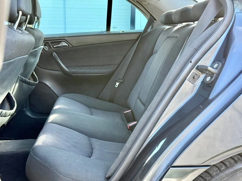 Mercedes-Benz C 220 2.2CDI 143k.c./6 скорости, снимка 12 - Автомобили и джипове - 52152737