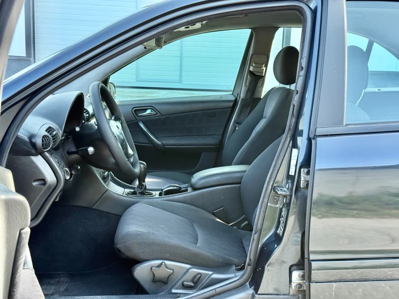Mercedes-Benz C 220 2.2CDI 143k.c./6 скорости, снимка 6 - Автомобили и джипове - 52152737
