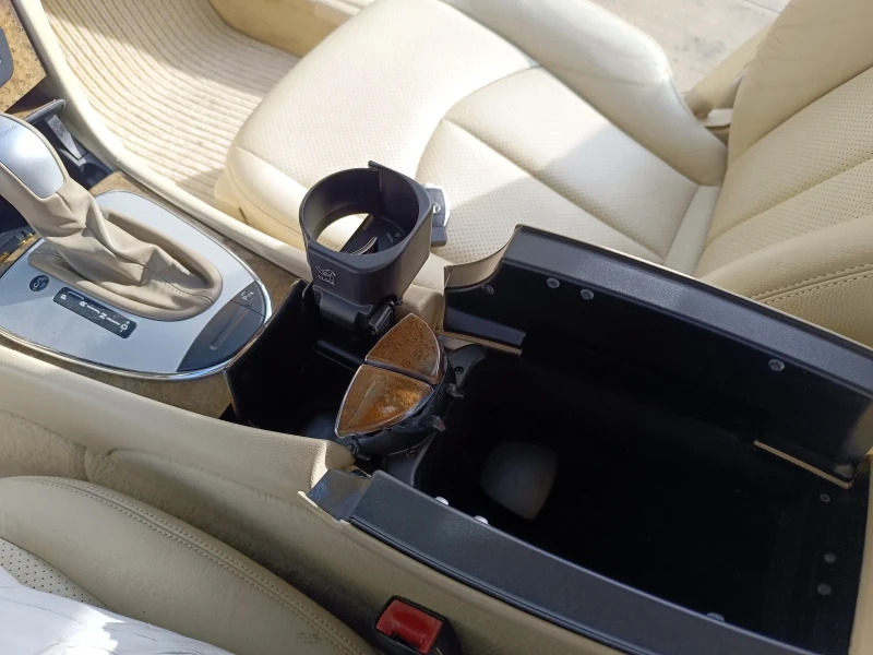 Mercedes-Benz E 270 Avantgarde , снимка 9 - Автомобили и джипове - 52258164