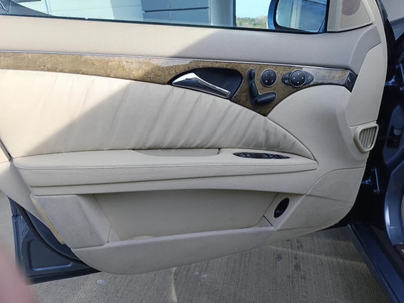 Mercedes-Benz E 270 Avantgarde , снимка 10 - Автомобили и джипове - 52258164