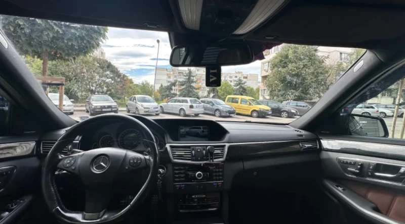 Mercedes-Benz E 350 4MATIC* СМЕНЕНИ ВЕРИГИ+ МАСЛЕН ОХЛАДИТЕЛ, снимка 9 - Автомобили и джипове - 52665090