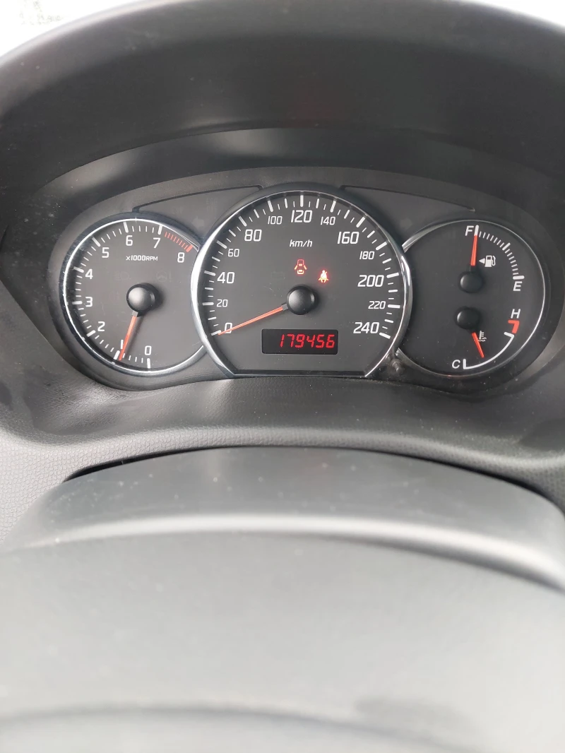 Suzuki Swift 1.6 SPORT, снимка 7 - Автомобили и джипове - 53022447